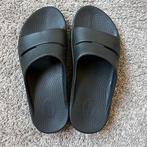 OOFOS Recovery Sandals M13-W15
